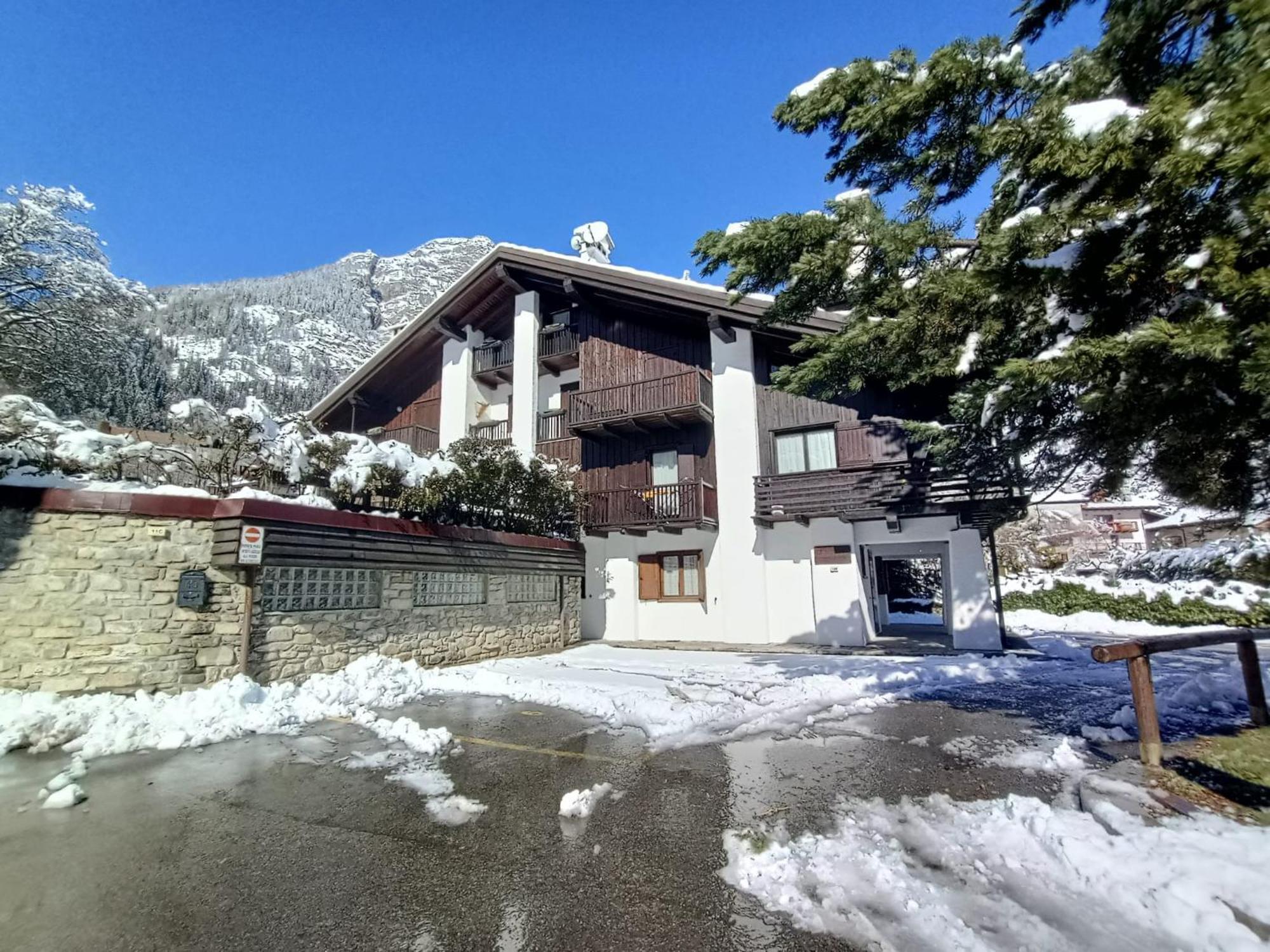 La Maison Des Guides - Trilocale A 500 Mt Dalle Piste Di Dolonne Courmayeur Bagian luar foto
